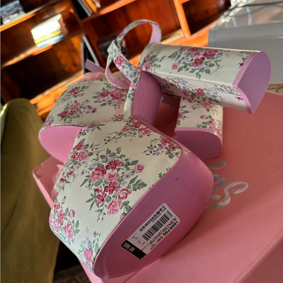 BRAND NEW - Sugar Thrillz Ultra High Floral Heels - Picture 5 of 8